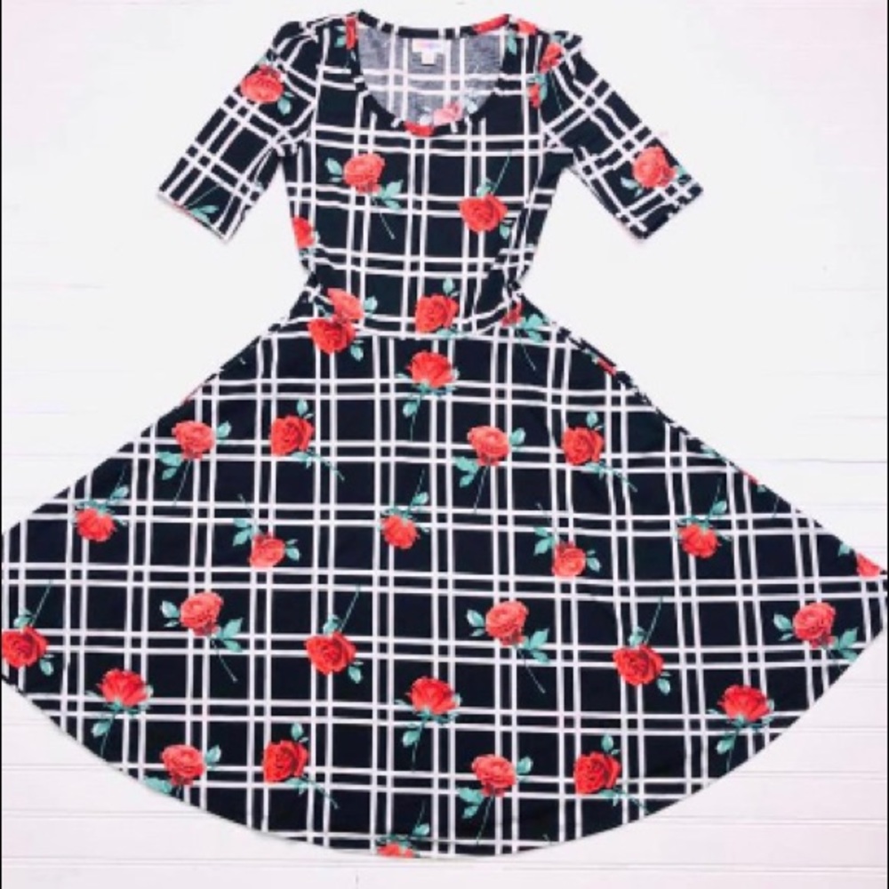 Large rose dress w/ pockets
